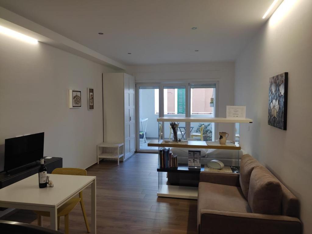 Domus13-With Private Parking Bari Exterior foto