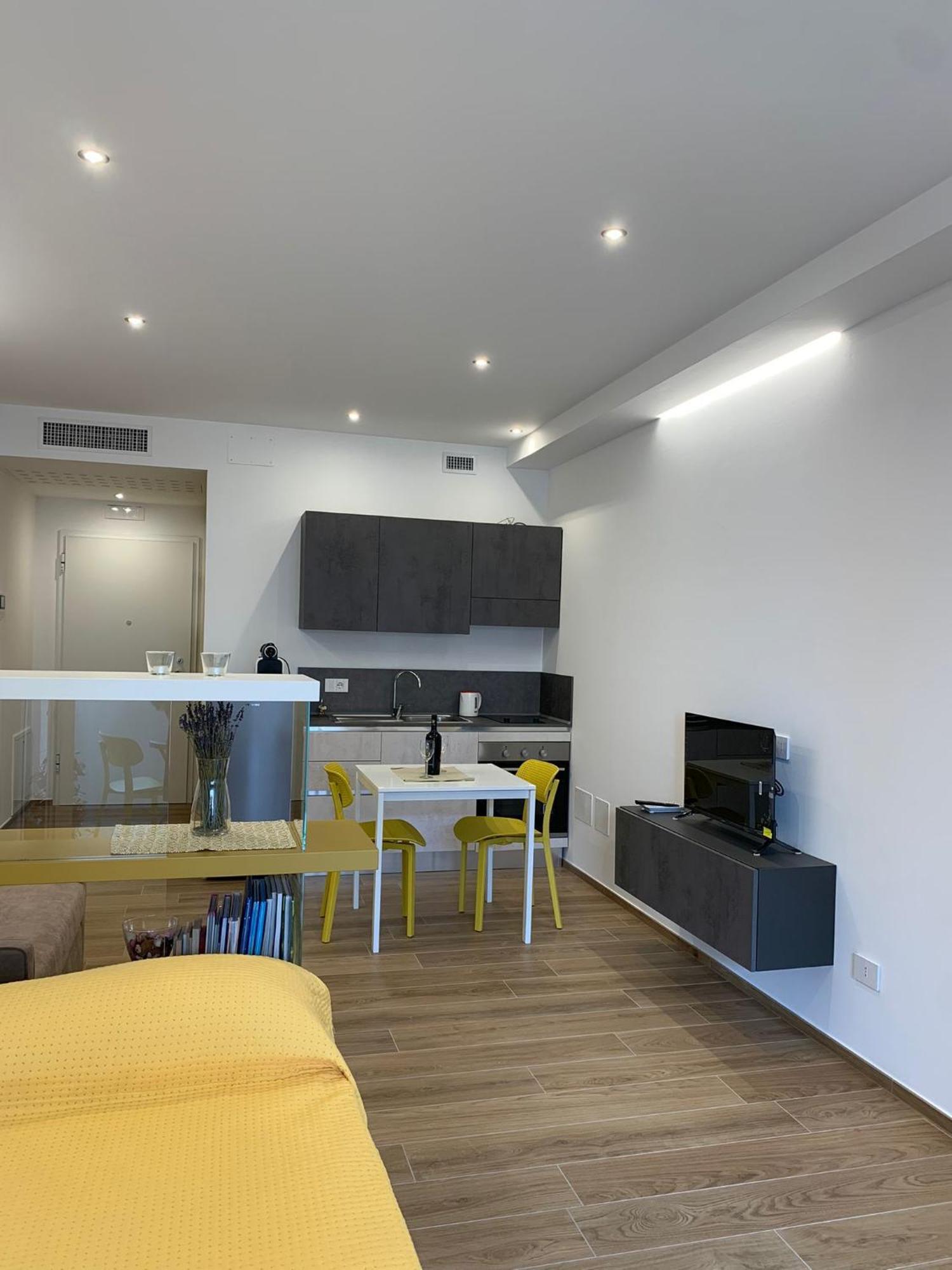 Domus13-With Private Parking Bari Exterior foto